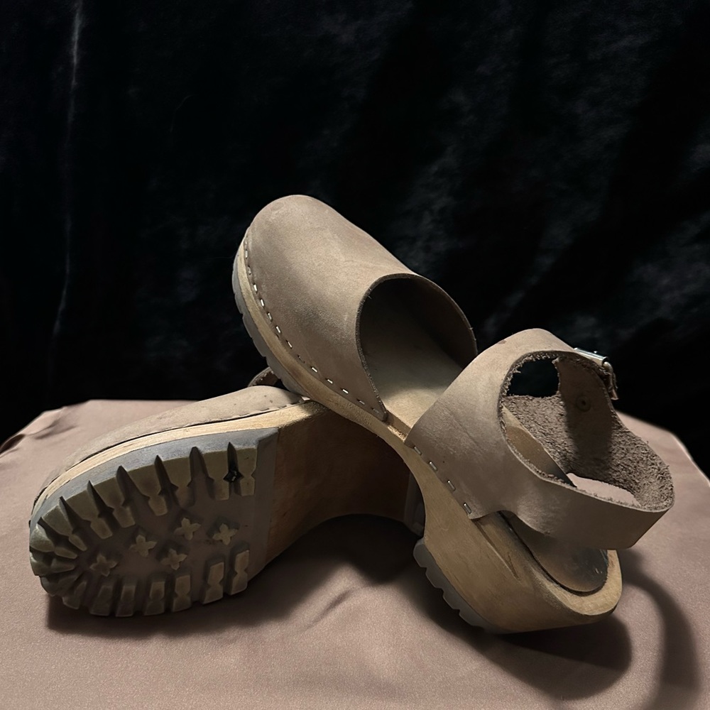Mia clogs